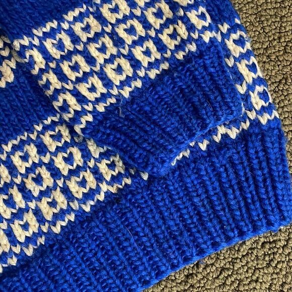 Vintage UNISEX Wool Pullover Sweater - Picture 2 of 8